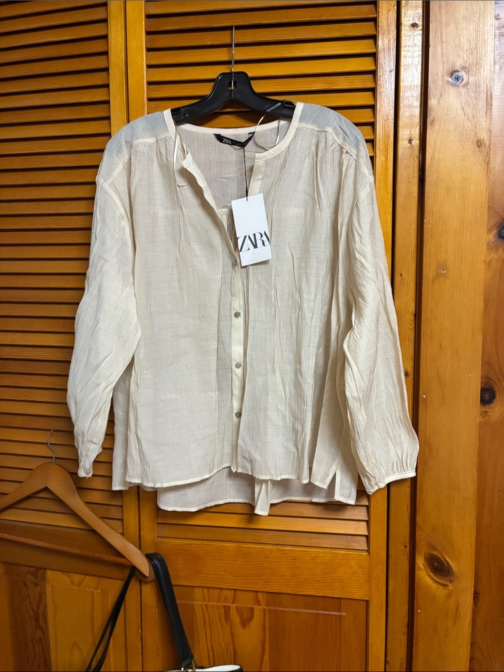 Zara Cream Lightweight Button-Front Blouse length 25โpit to pit 28โsleeves 21โ